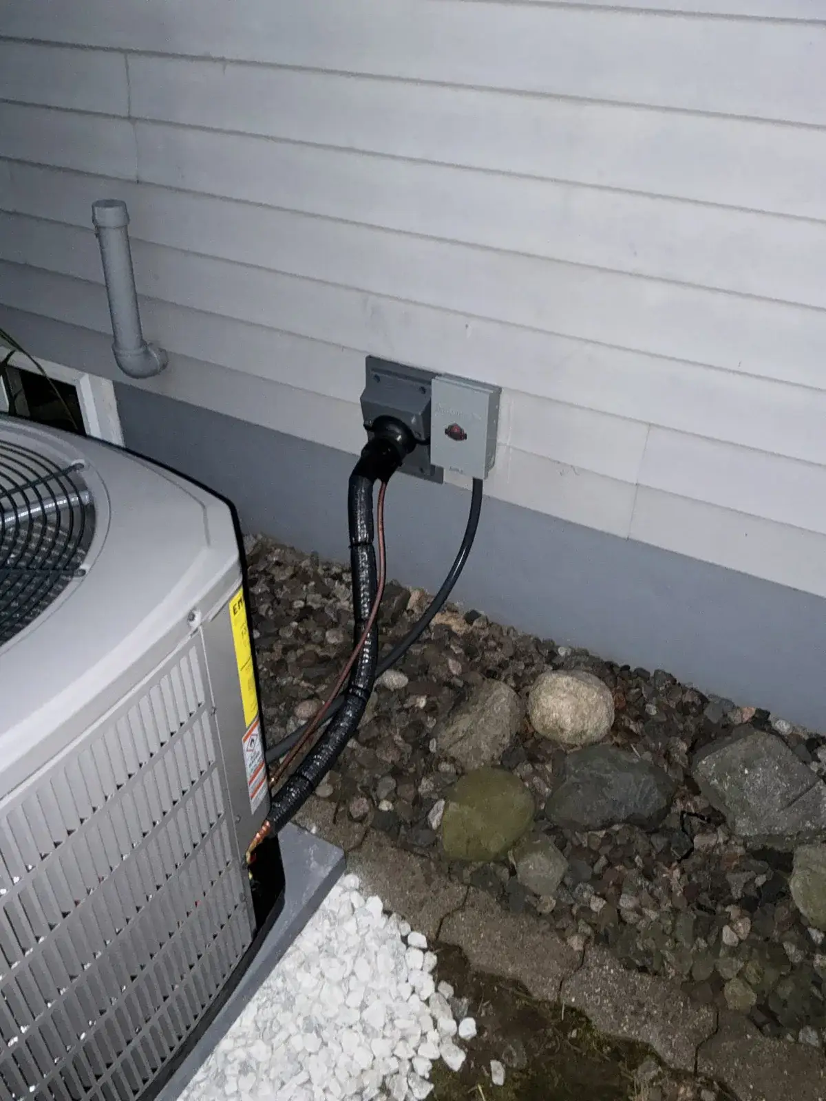 After — new disconnect and lineset, cleanly run - Stetsonville, WI